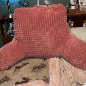 I got this at Ross also and is very comfy but I haven’t used it very often